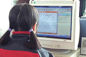 思い思いに作文を書いていく