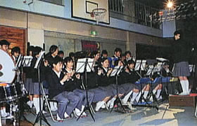 映像と演奏で締めくくる